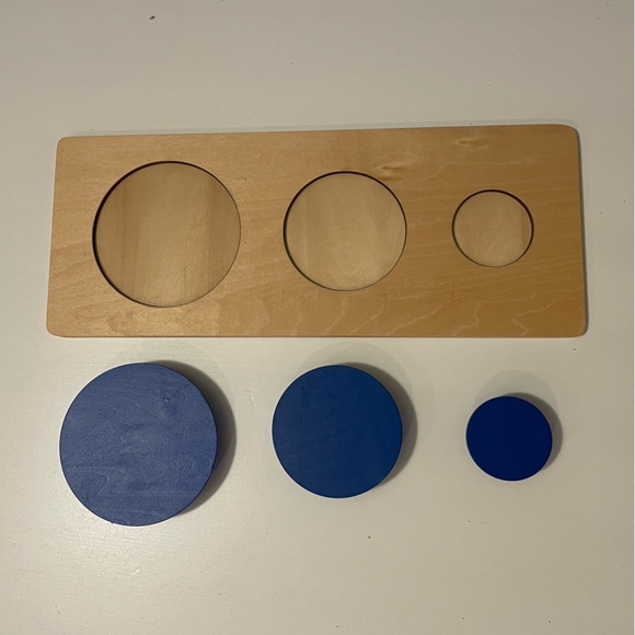 Montessori Puzzles - Three Circles and Basic Shapes, Set of 2 - Picture 3 of 3